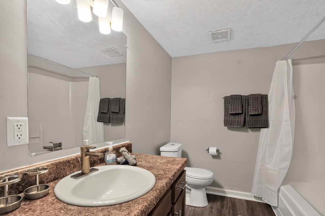 Warren Harbor · Unit 214 2/1