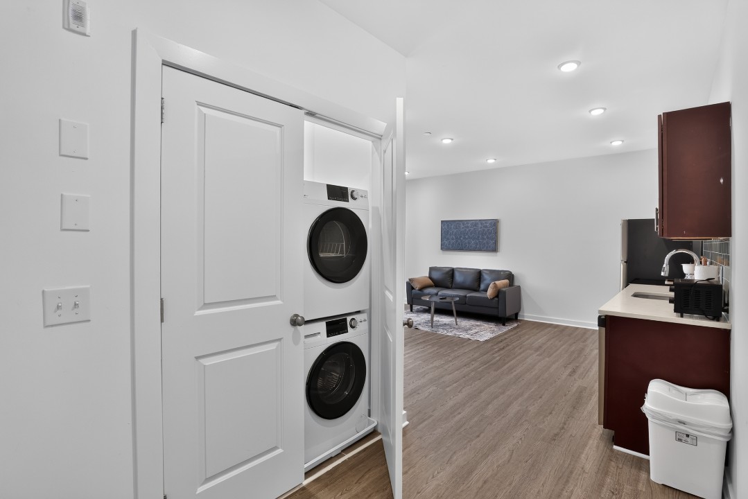 Fairmount Square 1528- 2B · Unit 1/1