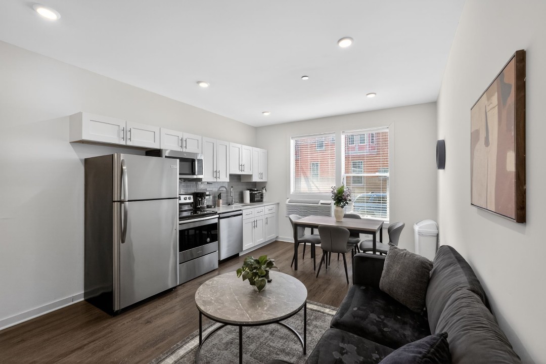 Fairmount Square 1532-1F · Unit 1/1