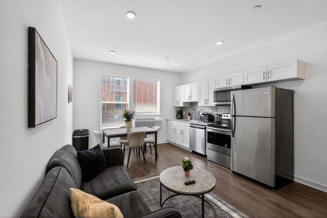 Fairmount Square 1532 - 1E · Unit 1/1