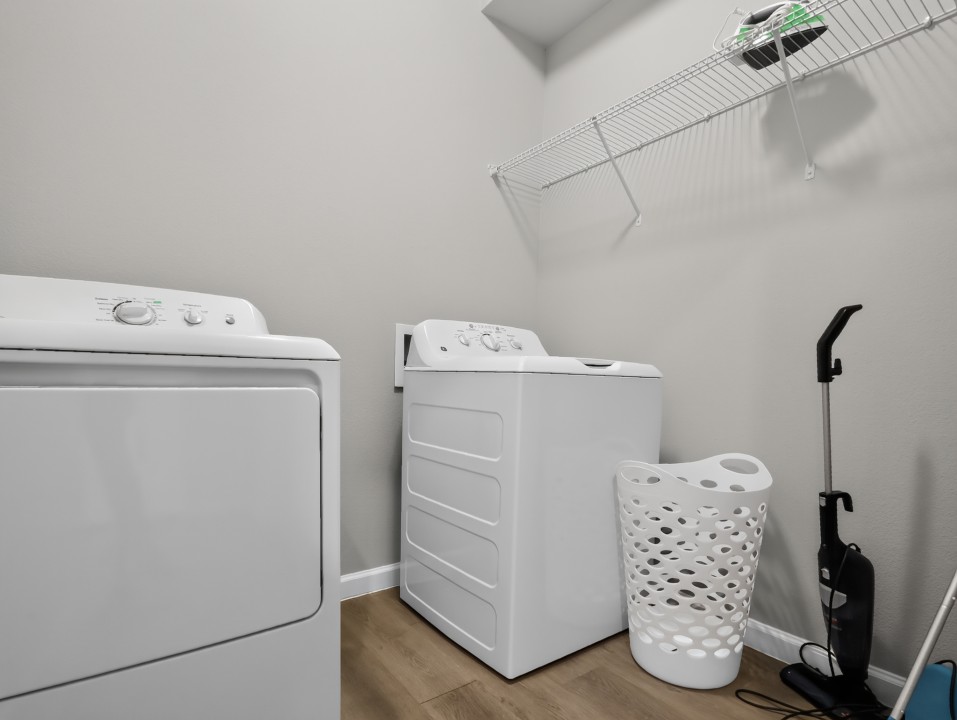 Whitewing Flats · Unit 2304 1/1