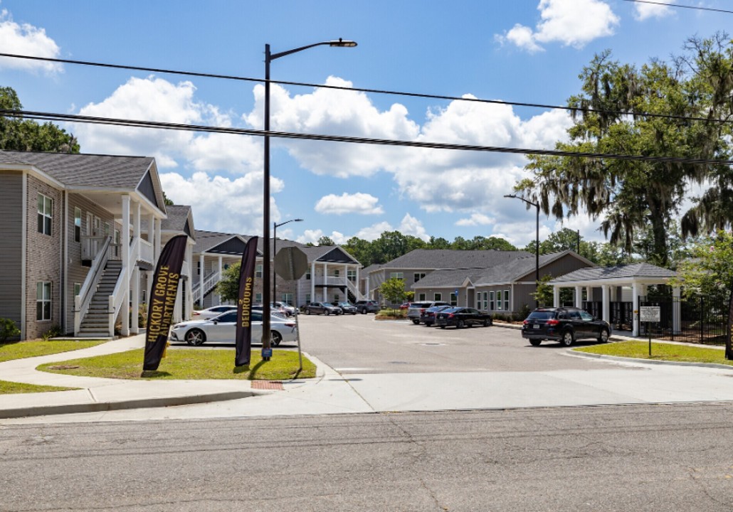 Hickory Grove · Unit 1202 2/2