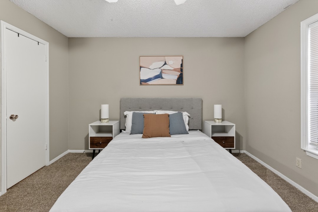2 Bedrooms · Signature layout