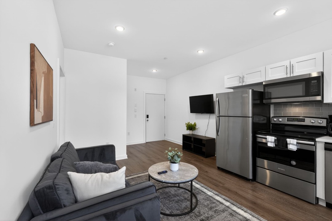 Fairmount Square 1532 - 1A · Unit 1/1