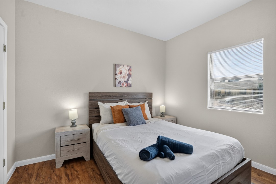 2 Bedrooms · Signature layout