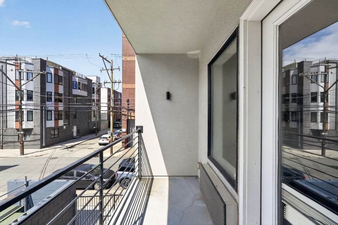 Fairmount Square 1532-2F · Unit 1/1