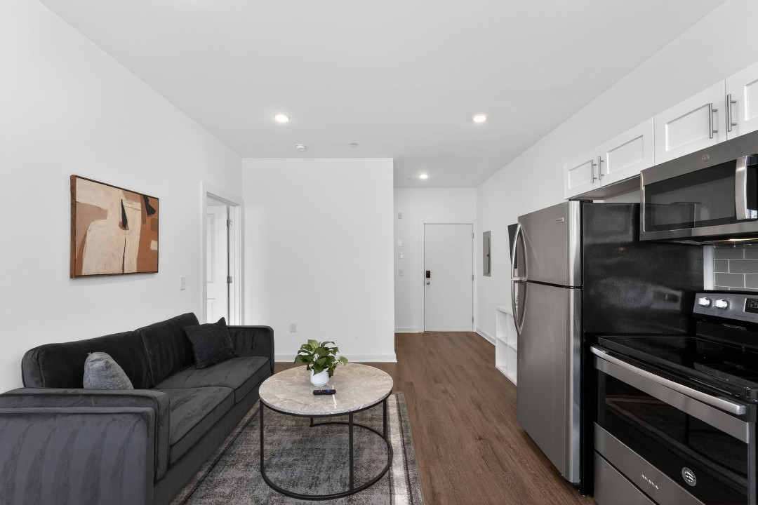 Fairmount Square 1532-1F · Unit 1/1