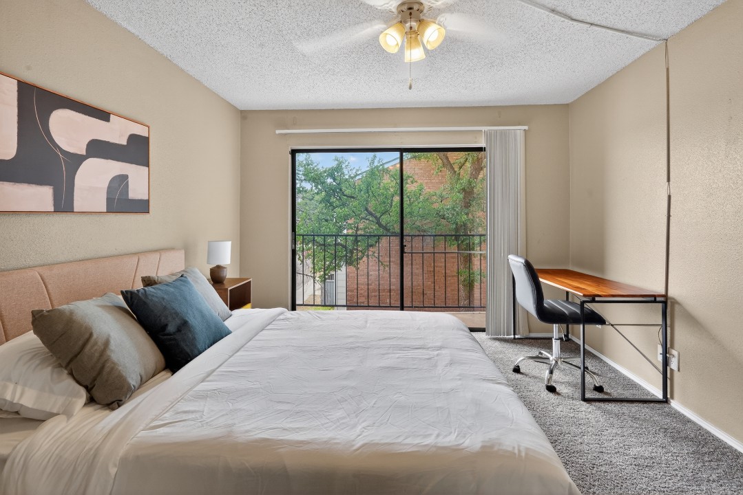 District West · Unit 512 2/1