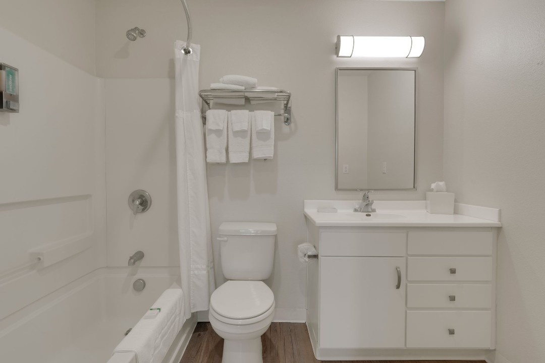 2 Bedrooms · Signature layout