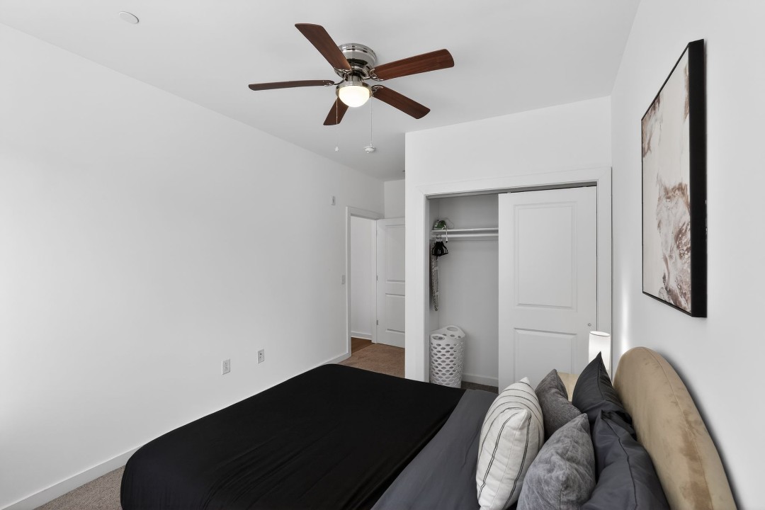 Fairmount Square 1532 - 1E · Unit 1/1