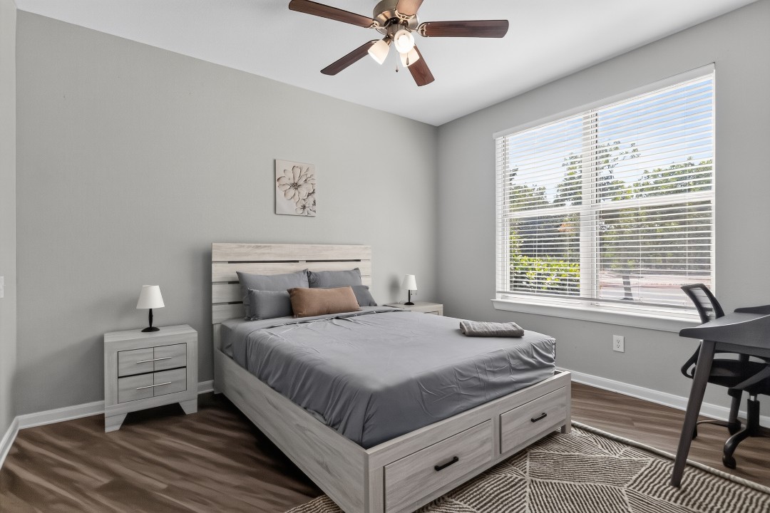 2 Bedrooms · Signature layout