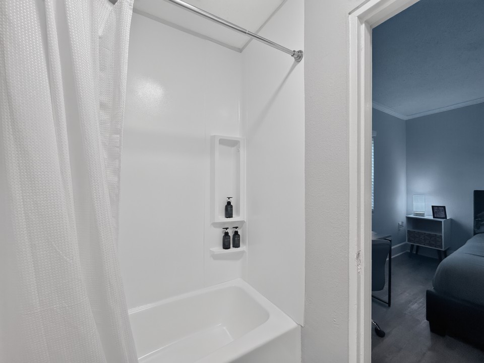 Icon Downtown Durham 801F · Unit 1/1
