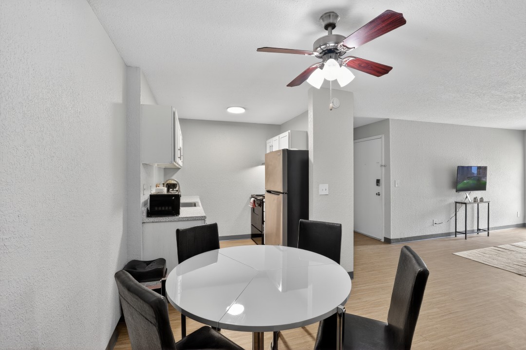Hillcrest 8318E · Unit 2/1