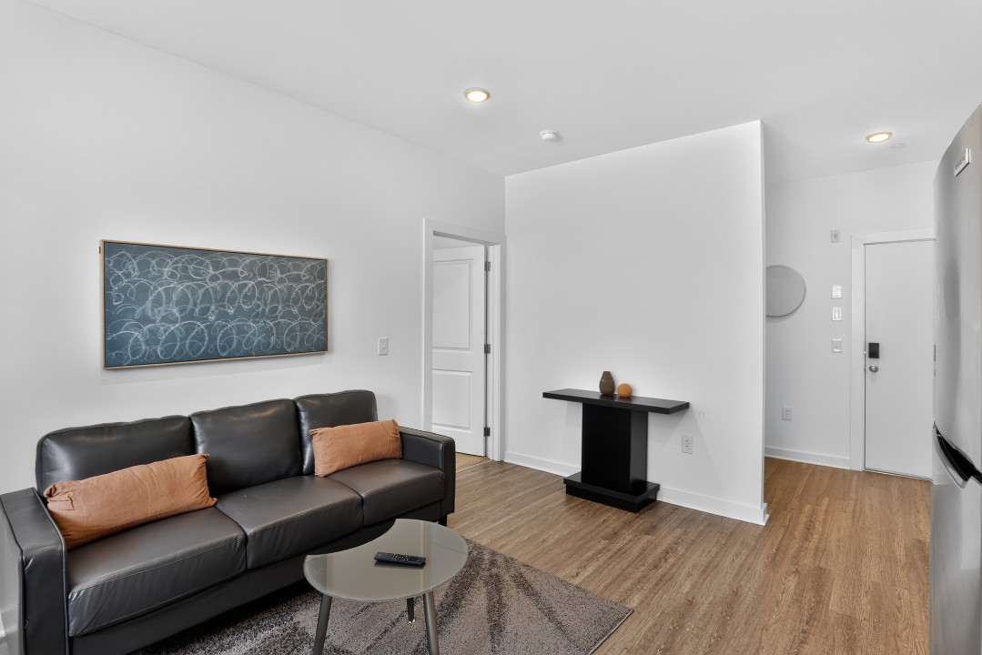 Fairmount Square 1528- 1F · Unit 1/1