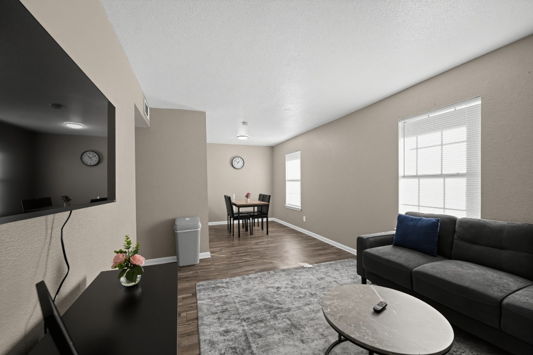Cleburne Oaks · Unit 148 2/1