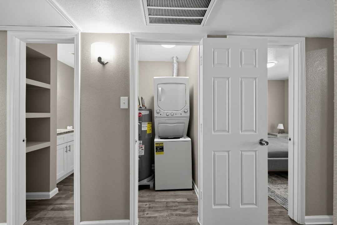 Cleburne Oaks · Unit 148 2/1