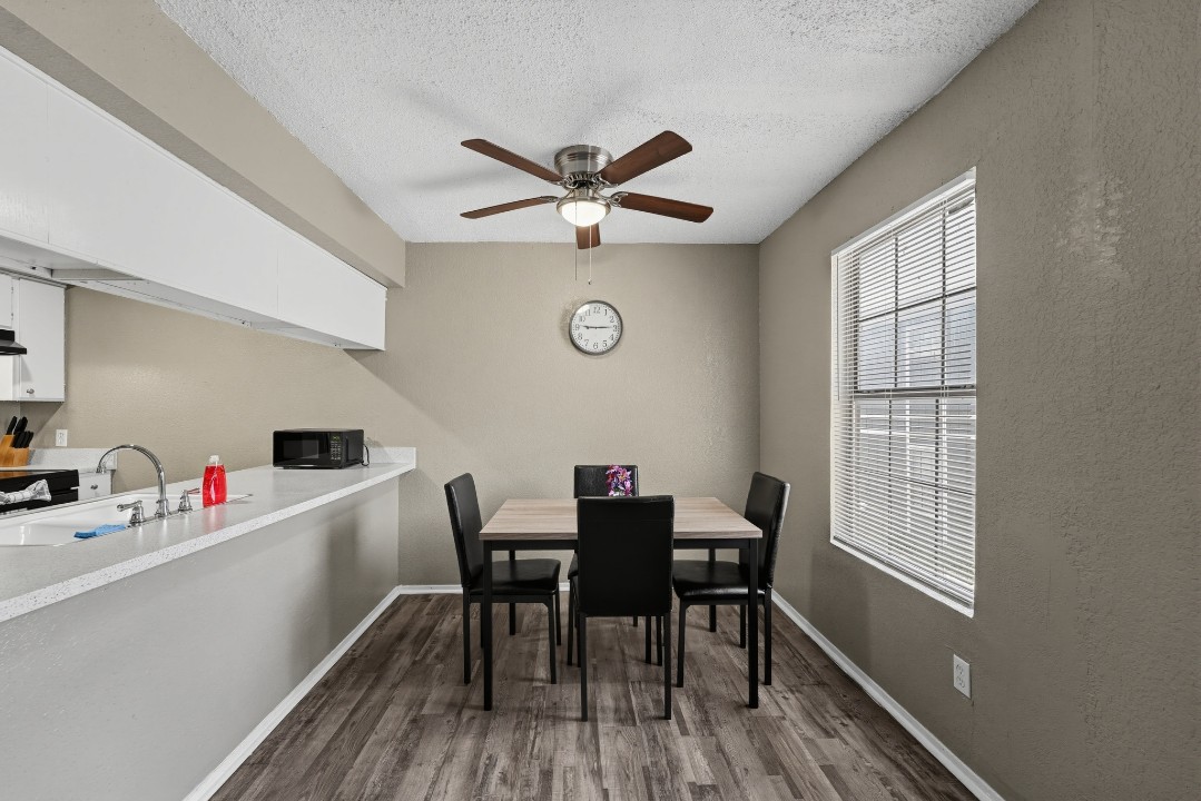 Cleburne Oaks · Unit 48 2/1