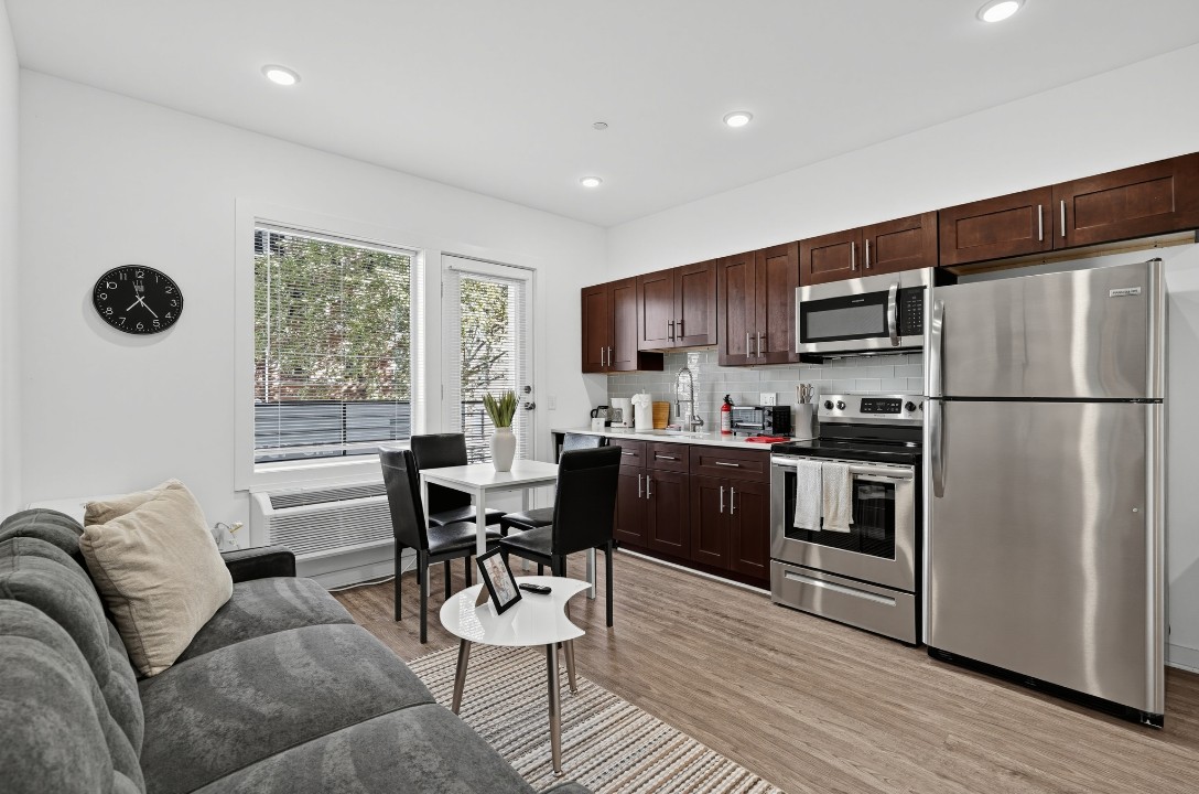 Fairmount Square 1528-2J