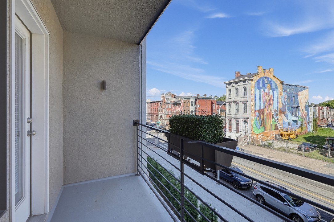 Fairmount Square 1528-3A