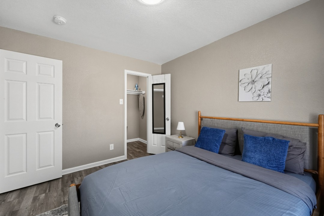 Cleburne Oaks · Unit 148 2/1