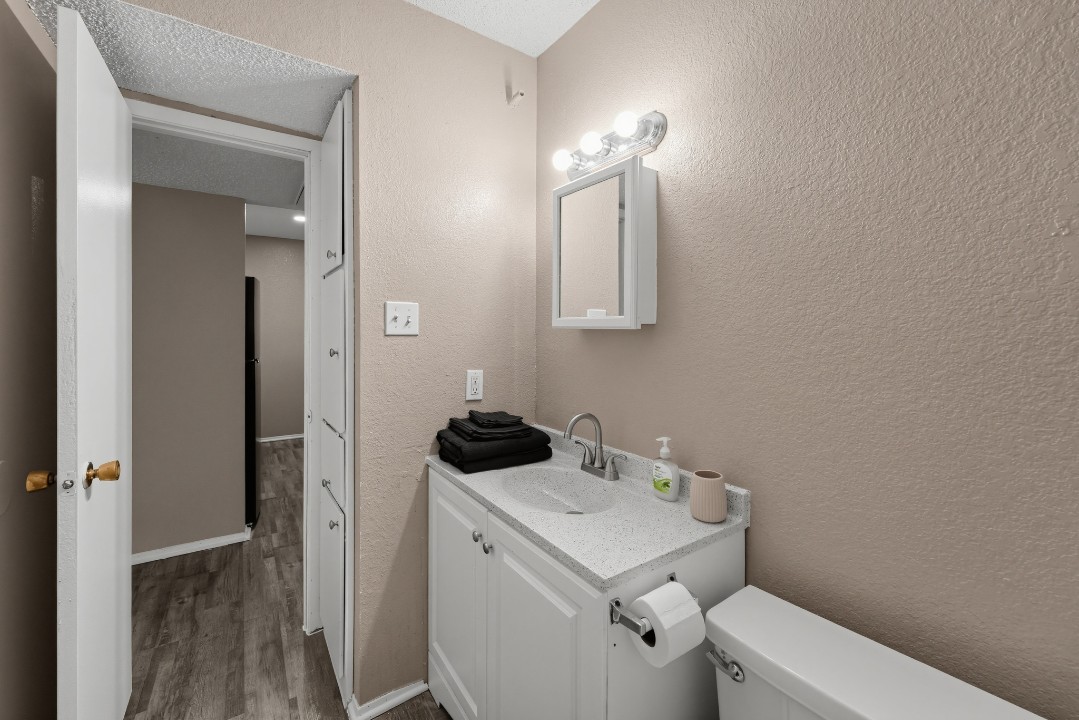 Cleburne Oaks · Unit 48 2/1