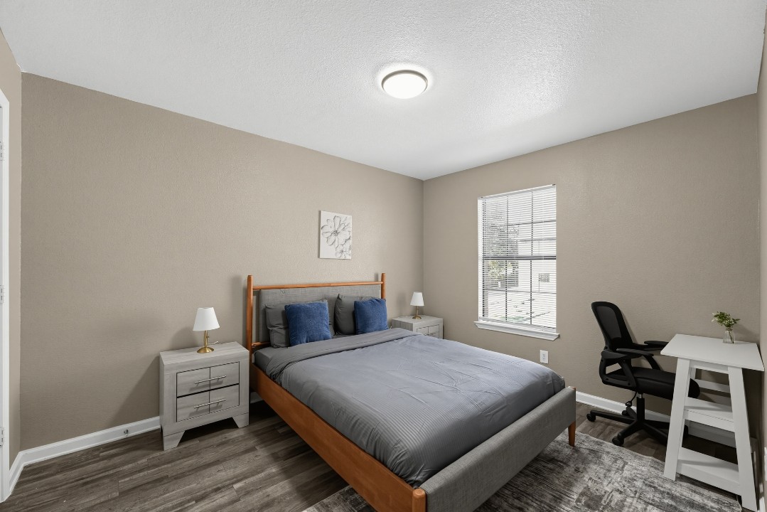 Cleburne Oaks · Unit 148 2/1