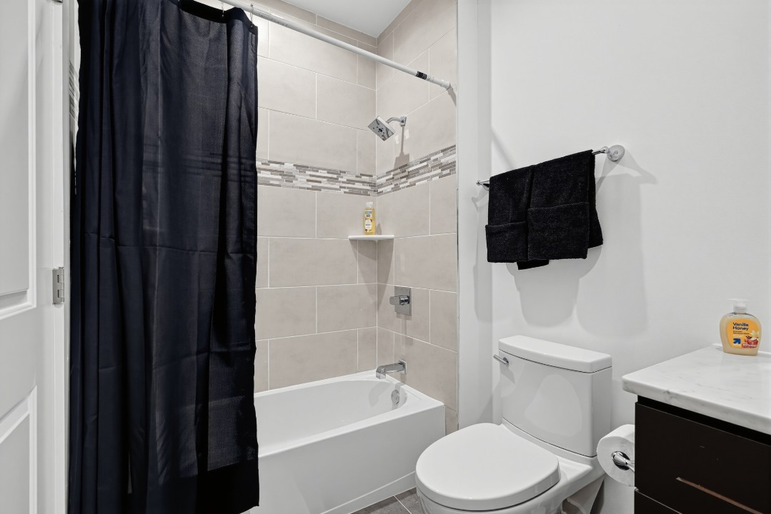 Fairmount Square 1528-2i