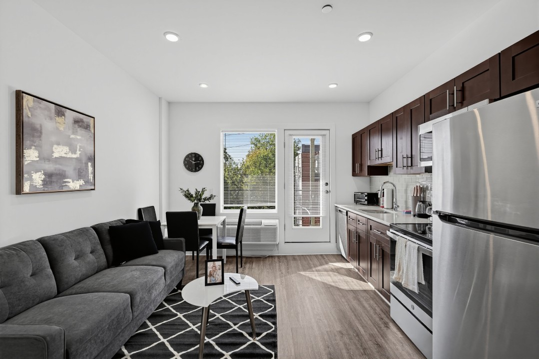 Fairmount Square 1528-3E