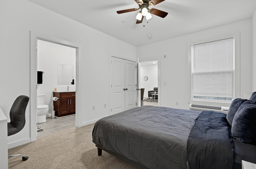 Fairmount Square 1528-2i