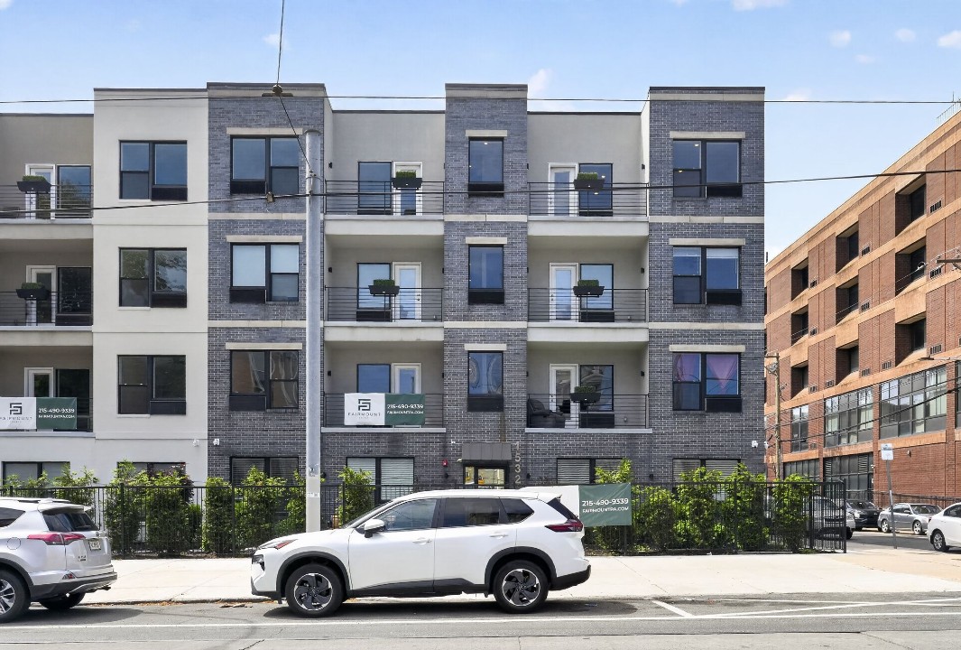 Fairmount Square 1528-3E