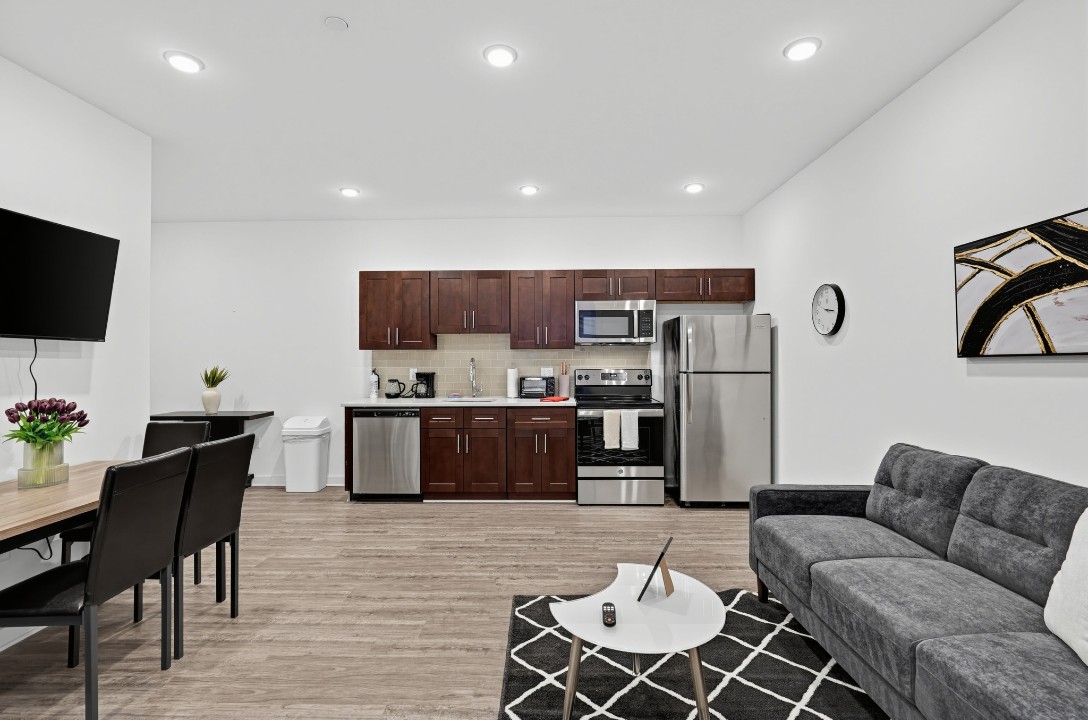Fairmount Square 1528-2i