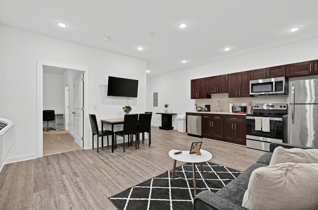 Fairmount Square 1528-2i