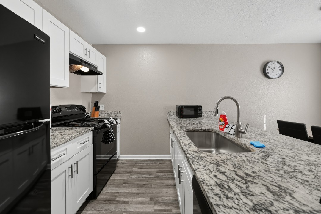 Cleburne Oaks · Unit 148 2/1