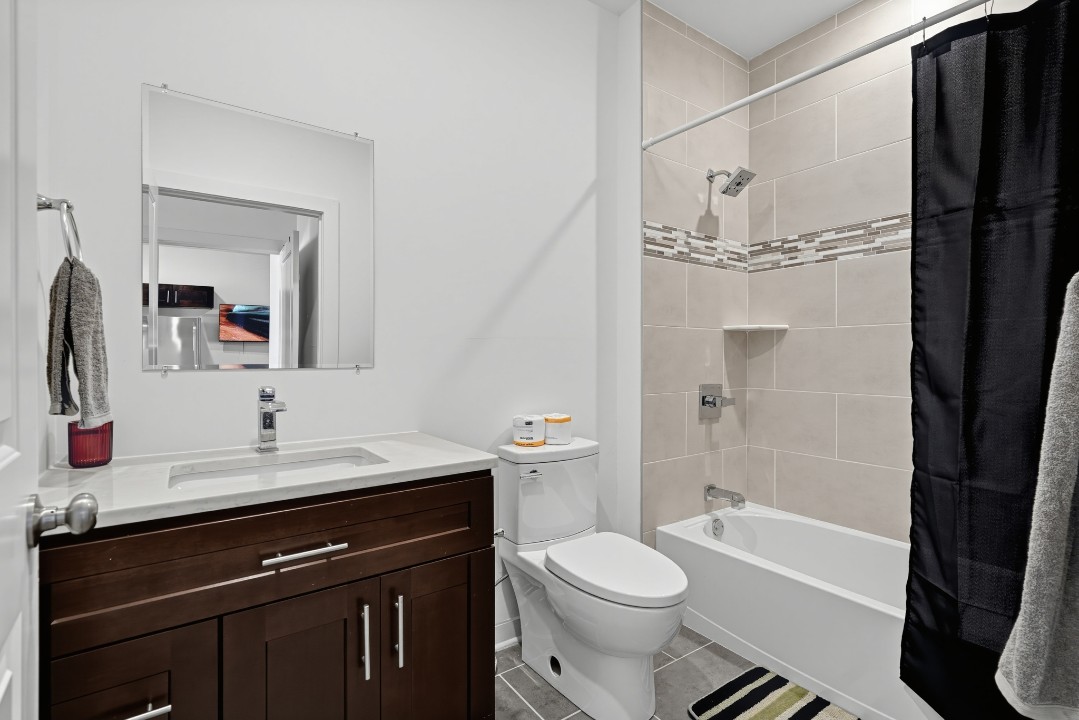 Fairmount Square 1528-3A