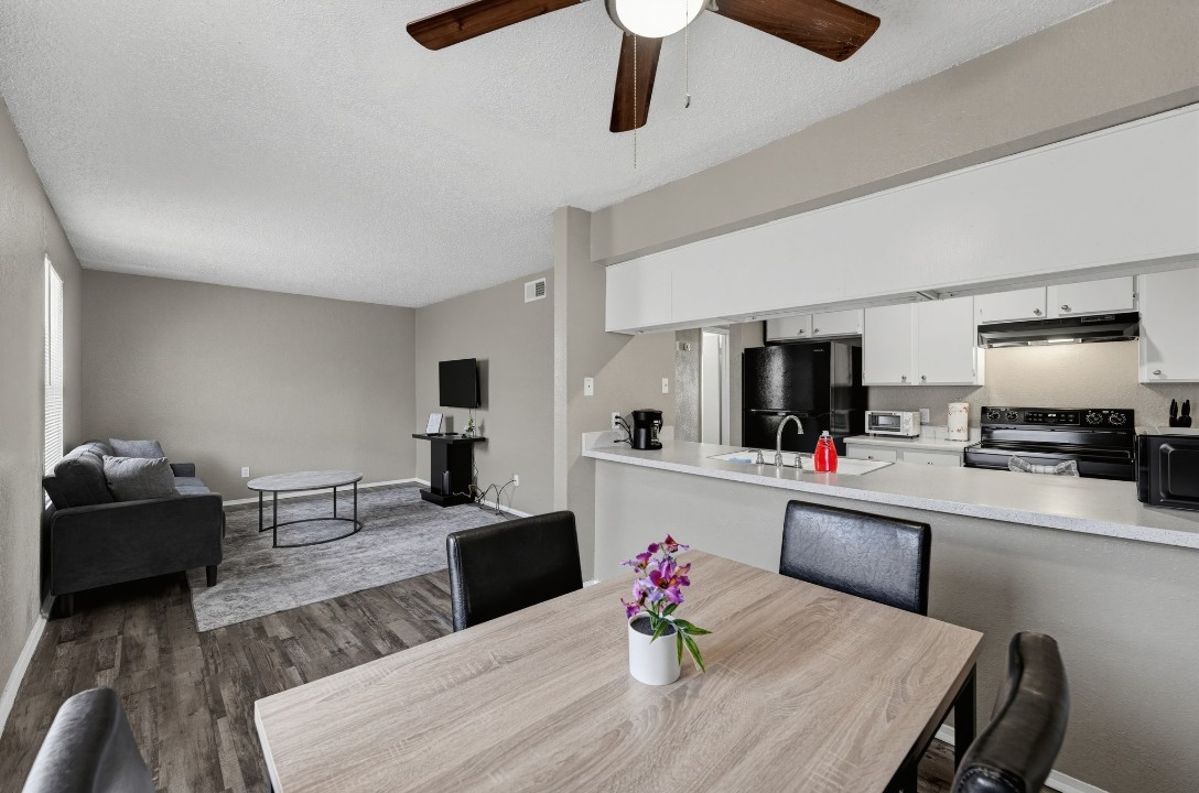 Cleburne Oaks · Unit 48 2/1