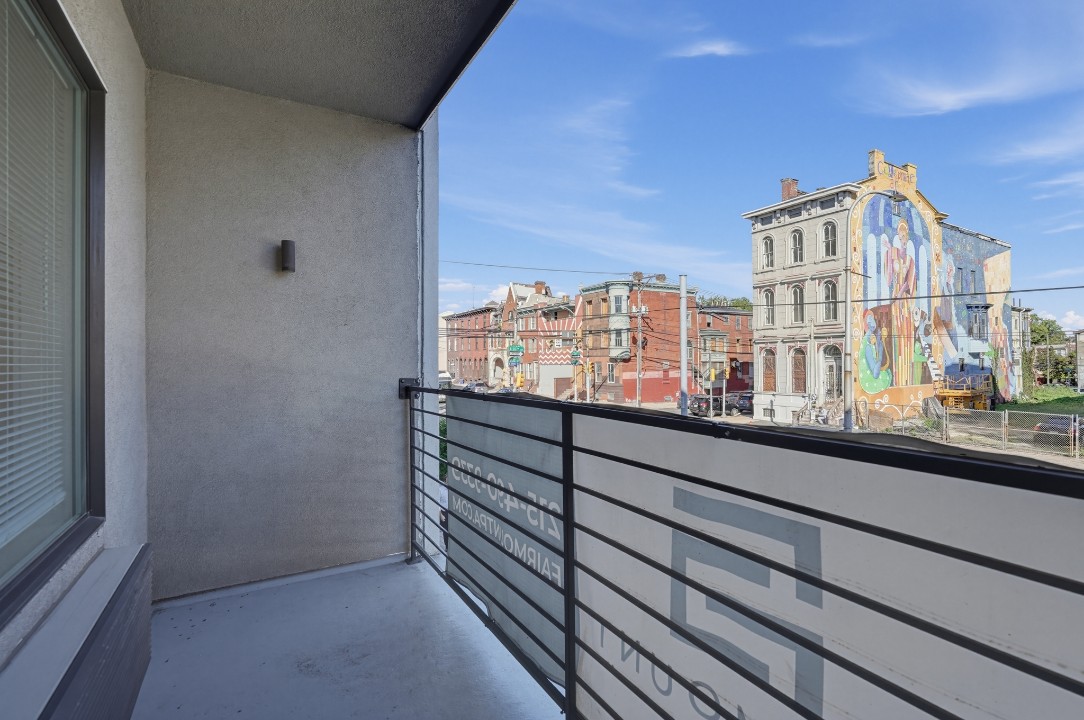 Fairmount Square 1528-2J