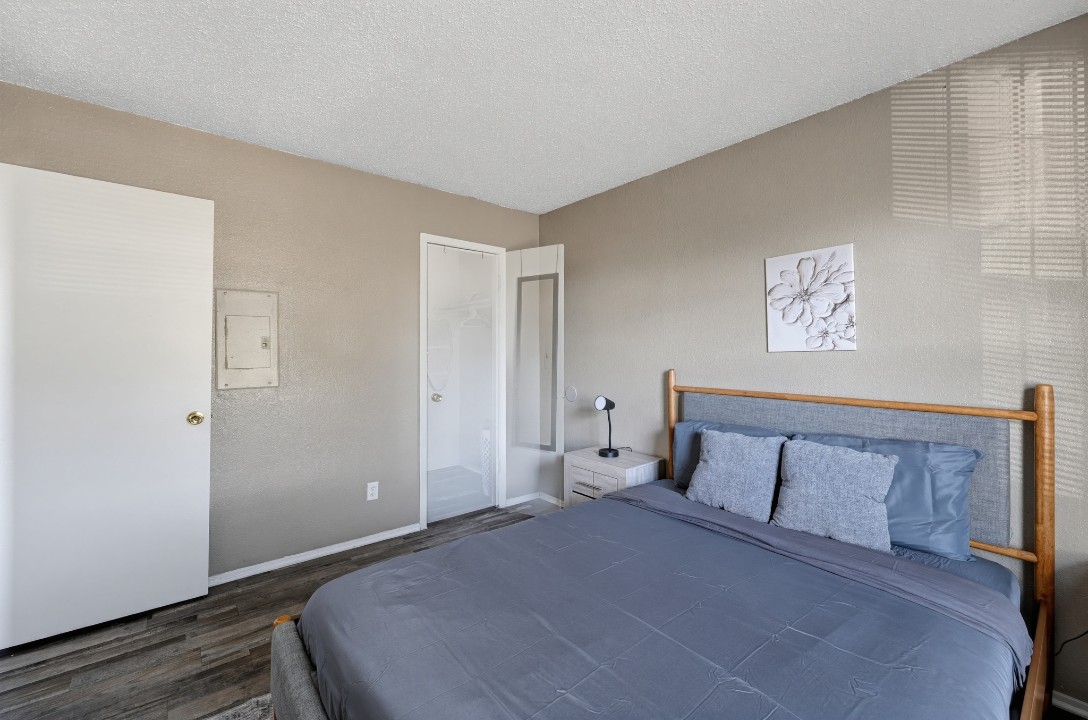Cleburne Oaks · Unit 48 2/1