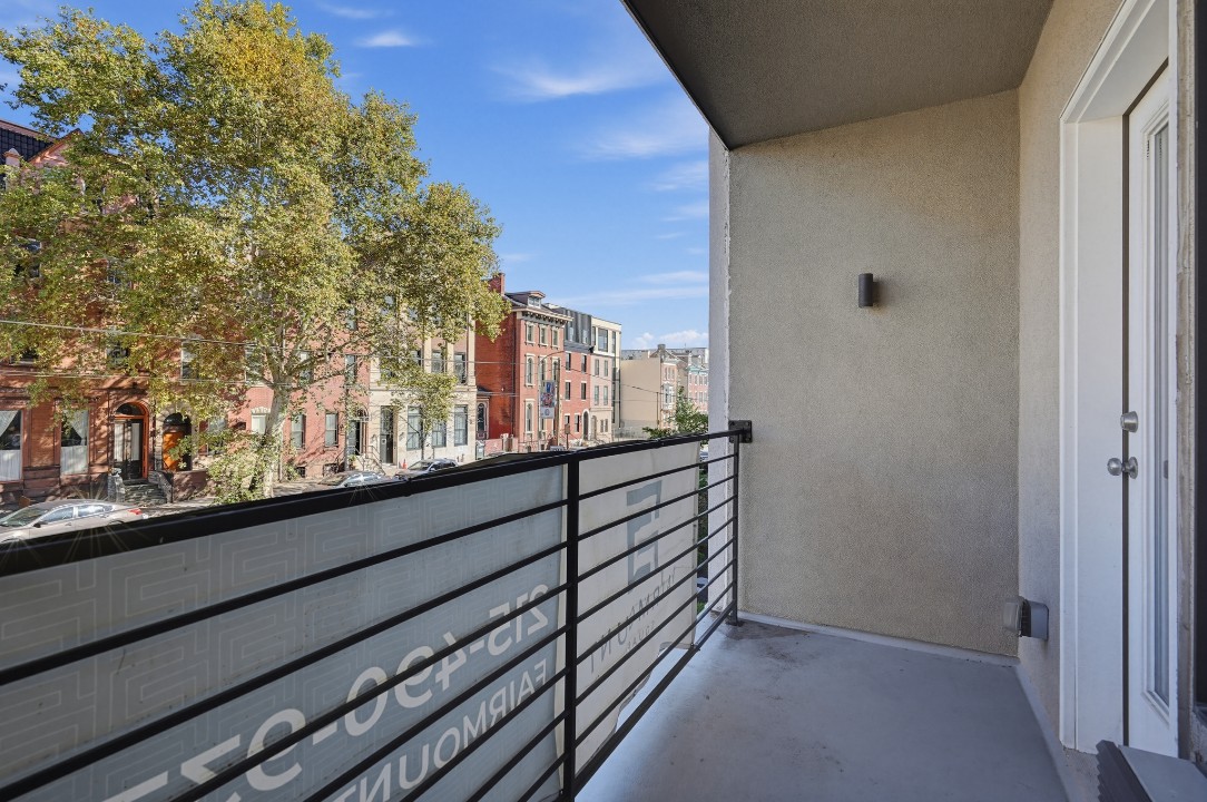 Fairmount Square 1528-2J