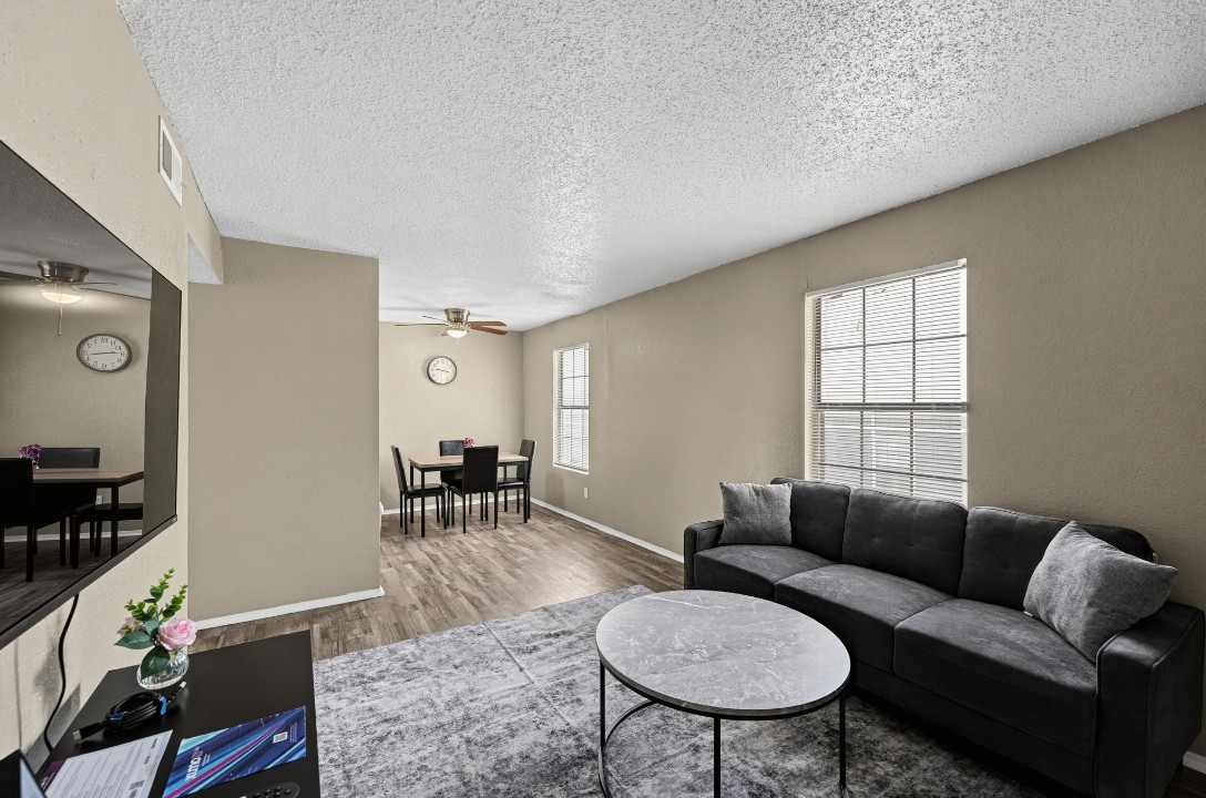 Cleburne Oaks · Unit 48 2/1