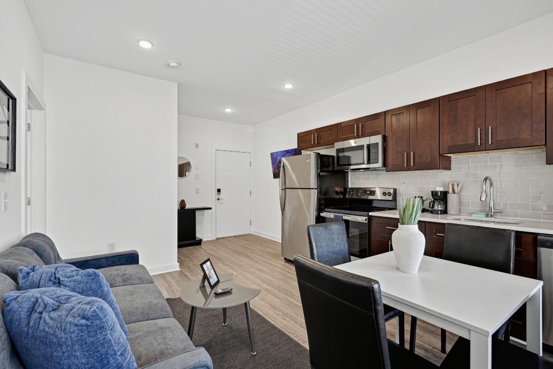 Fairmount Square 1528-3A