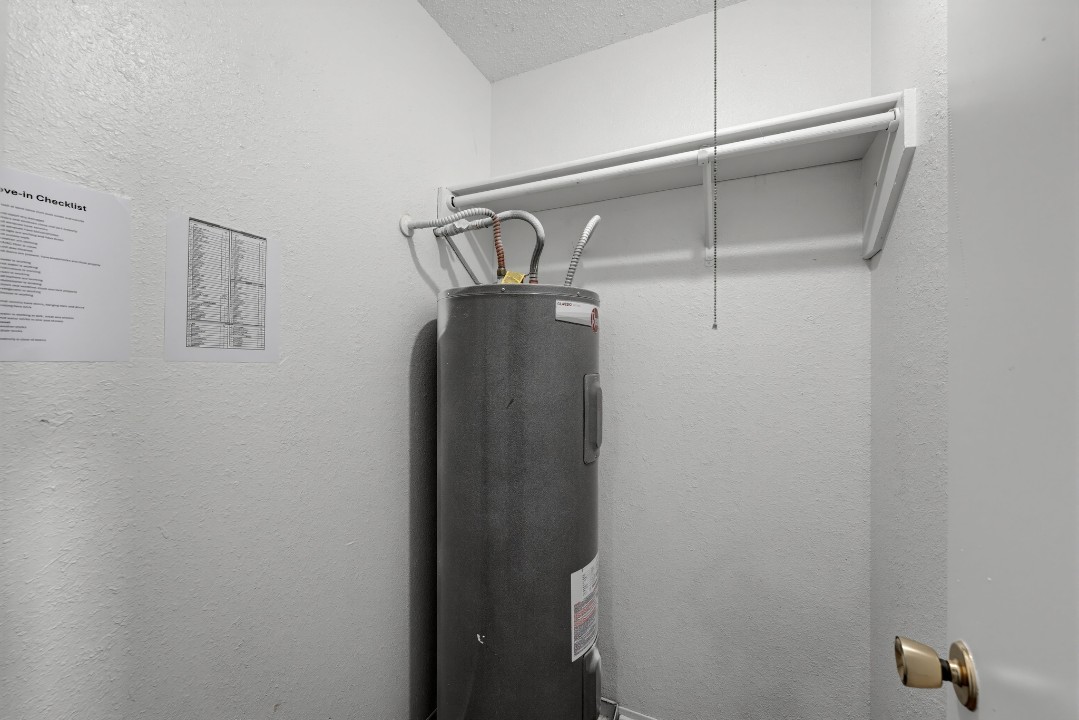Cleburne Oaks · Unit 48 2/1