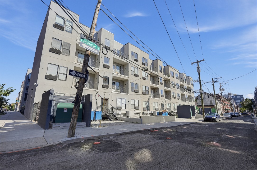 Fairmount Square 1528-2E