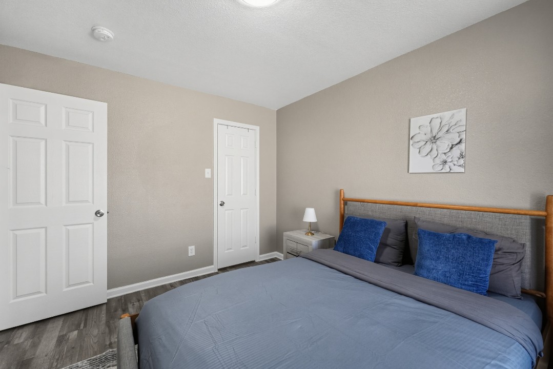 Cleburne Oaks · Unit 148 2/1