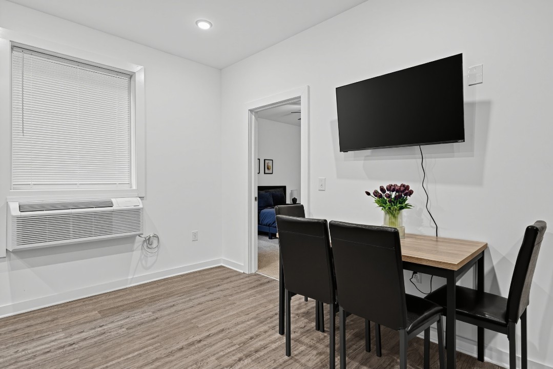 Fairmount Square 1528-2i