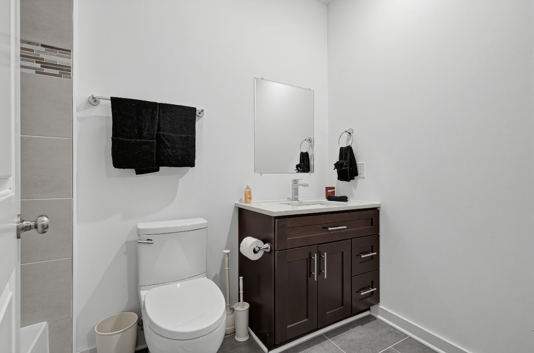 Fairmount Square 1528-2i