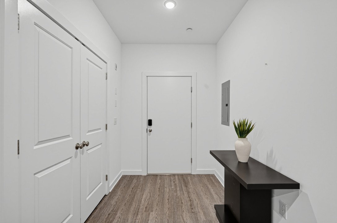 Fairmount Square 1528-2i