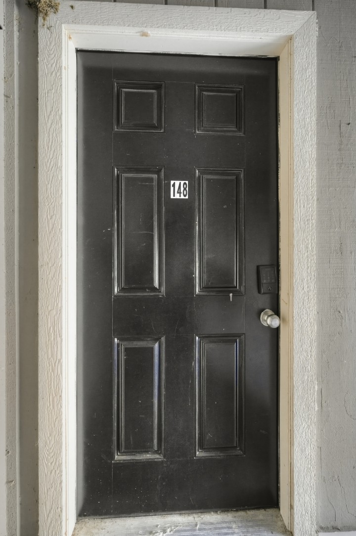 Cleburne Oaks · Unit 148 2/1
