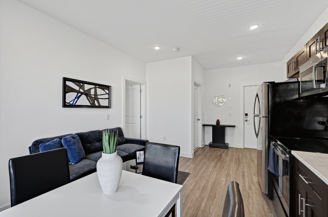 Fairmount Square 1528-3A