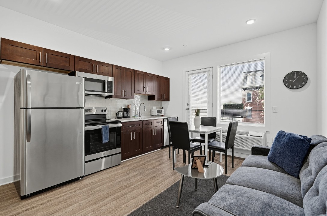 Fairmount Square 1528-3A
