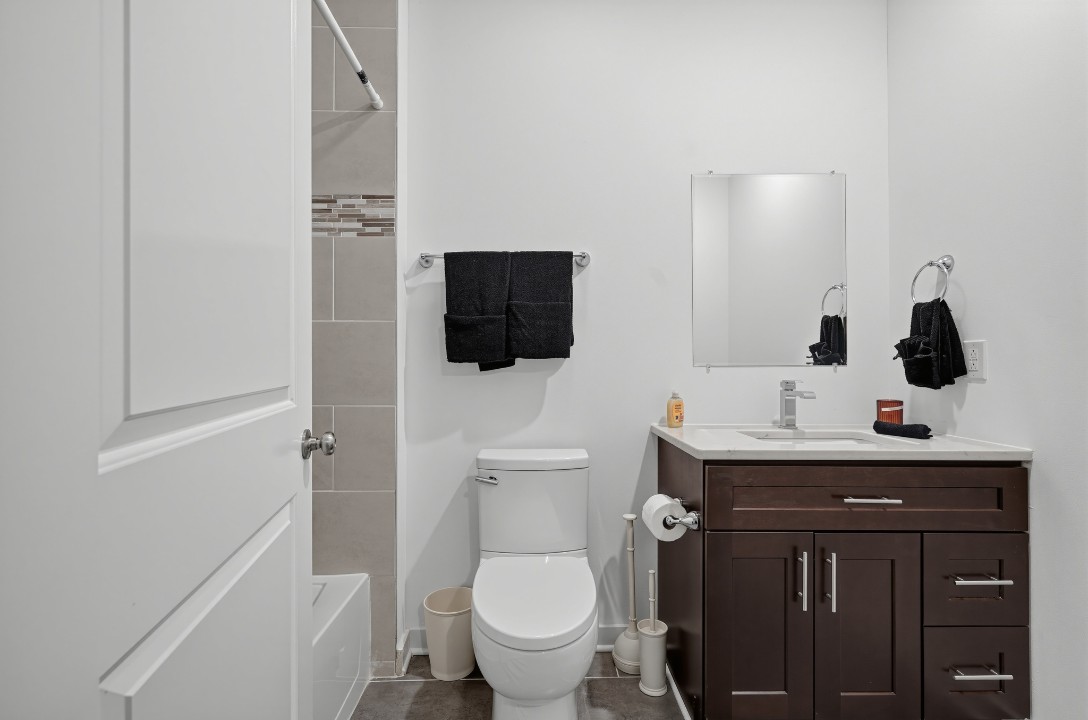 Fairmount Square 1528-2i